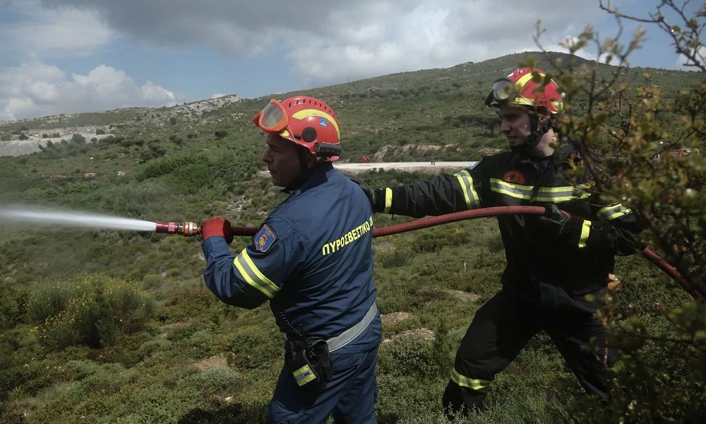 Πυρκαγιά στη Νέα Μανωλάδα – Κλειστή η εθνική οδός Πατρών-Πύργου